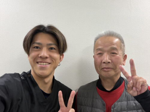 膝痛の男性患者様
